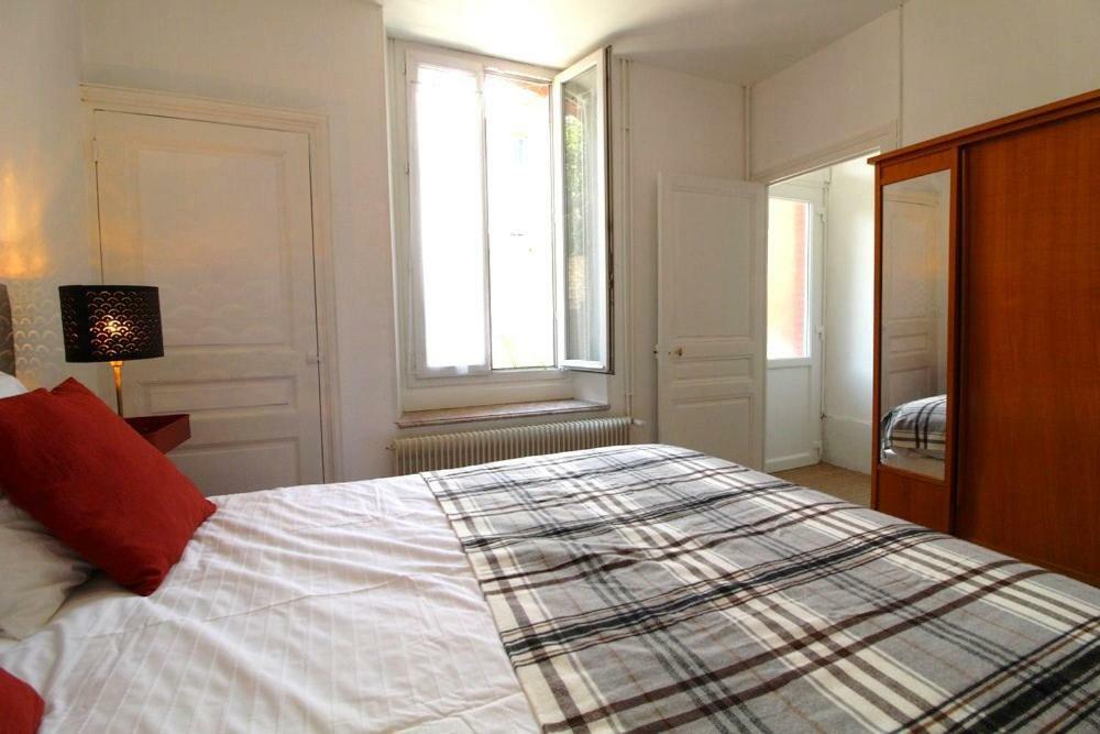 ביון Appartements Le Cru Colbert מראה חיצוני תמונה